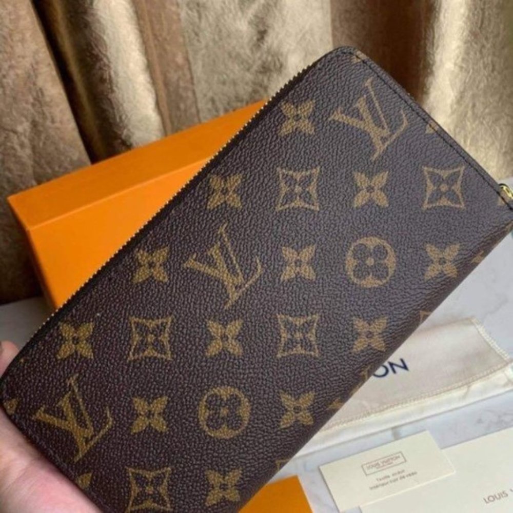 Zip Around Brown Leather LV Monogram Zippy Walle
